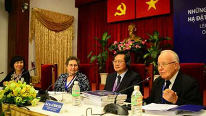 Đấu tranh với Trung Quốc: Không đợi đến ngày mai