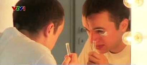 Kì lạ cửa hàng mua nước mắt ở Ba Lan