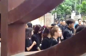 Hot vlogger An Nguy ngã qụy trong tang lễ Toàn Shinoda