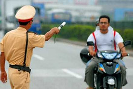 Học sinh sập quai hàm vì