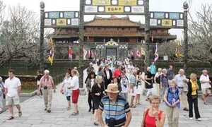 Sợ máy bay rơi, nhiều người né chuyến bay có số 7