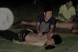 Tẩm quất đêm trên bãi cát thu nhập ngang trưởng phòng