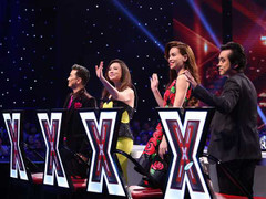 Clip X Factor: Màn tranh cãi của Mr Đàm và Hồ Quỳnh Hương vì chiếc váy