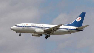 Thêm một máy bay chở khách gặp sự cố trên không trung