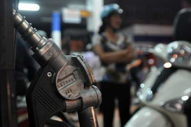 Buộc các doanh nghiệp giảm giá xăng từ 2h chiều nay