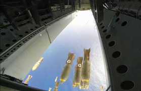 Clip: Oanh tạc cơ rải bom B52 với sức mạnh hủy diệt