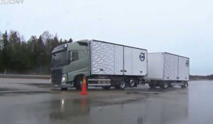 Video: Thử độ bám đường trơn trượt của xe tải Volvo