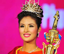 Hoa hậu ghi điểm vì trả lời ứng xử khôn ngoan