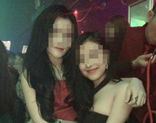 Gái hư bị nhóm bạn thay nhau hãm hiếp