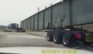 Video: Siêu trường siêu trọng, lái xe khó nhọc