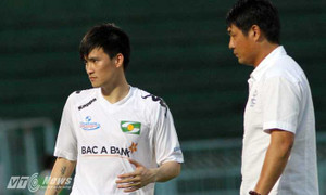 Hữu Thắng tha thiết giữ chân Công Vinh