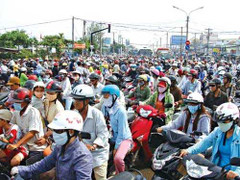 Cấm xe máy: Cú đấm và thói quen