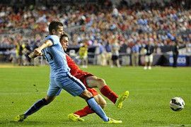 Rượt đuổi kịch tính, Liverpool hạ Man City trên chấm 11m