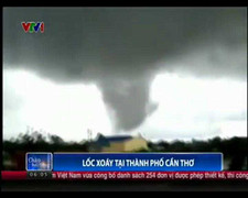 Clip: Lốc xoáy kinh hoàng chưa từng thấy ở Cần Thơ