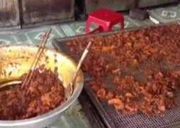 Xem video này ai cũng phải giật mình khi ăn bò khô