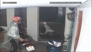 Bẻ khóa, trộm xe trong nháy mắt như chốn không người