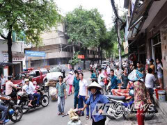 Cháy lớn gần trường học, trăm người tháo chạy tán loạn