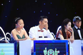 Cậu bé mồ côi mẹ gây xúc động tại Bước nhảy hoàn vũ nhí