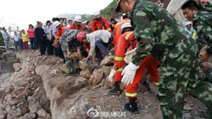 Video: Động đất rung chuyển Trung Quốc, nhiều người chết