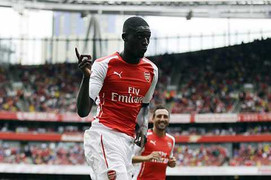 Sao trẻ lập poker, Arsenal sớm dẫn đầu Emirates Cup 2014