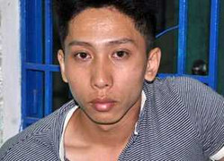 Nhân viên cứu hộ resort kiêm cướp giật tài sản