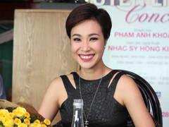 Uyên Linh 'rút ruột' khán giả trong 'In the spotlight'