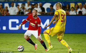 Clip: Rooney suýt 'lừa' trọng tài công nhận bàn thắng