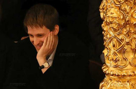 Cựu điệp viên Snowden bất ngờ xuất hiện xem opera