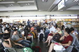 Bộ trưởng Thăng ra tay, hàng không giảm chậm, hủy chuyến