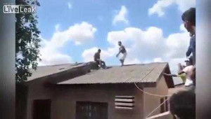 Clip: Đuổi trộm trên mái nhà vừa kịch tính vừa hài hước