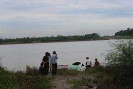 Vụ Cát Tường: Thuê thợ lặn, lưới quét tìm phần đầu