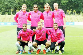 Mua xong Vermaelen, Barca 'bội thực' hàng thủ