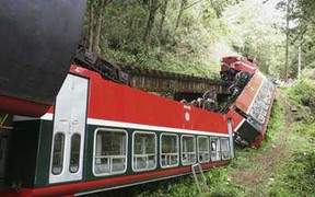 Lật tàu hỏa, hàng loạt hành khách bị thương