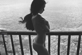 Ngọc Trinh chụp ảnh sexy để tự thỏa mãn?