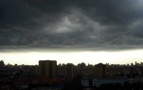 Hôm nay, miền Bắc mưa dông, gió giật mạnh