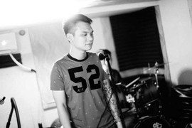 Khắc Việt liên tục gặp stress