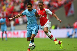 Arsenal, Man City 'xát muối' nỗi đau giải Ngoại hạng