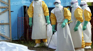 Clip: Những người Việt đang sống ở tâm dịch Ebola