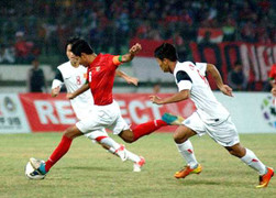 Clip: Bàn gỡ danh dự của U19 Indonesia