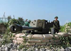 Pháo 85 ly hạ tàu địch trên đảo Lý Sơn