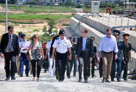 Đại tướng Mỹ ủng hộ xây dựng Việt Nam thịnh vượng