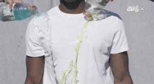 Xuất hiện loại áo không bao giờ bẩn