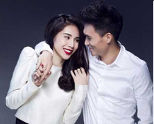 Công Vinh - Thủy Tiên yêu cầu miễn chụp ảnh Bánh Gạo