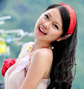 Hotgirl Ngoại thương là đại biểu thế giới về hòa bình