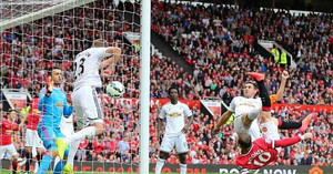 Rooney đẳng cấp, Man Utd vẫn nếm mùi cay đắng