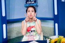 MC Thanh Thảo tạo dáng tinh nghịch trẻ trung bên đàn em