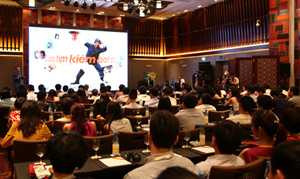 Hơn 200 lãnh đạo doanh nghiệp tụ họp bàn về 'Kỷ nguyên khách hàng lai'