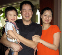 Huy MC - Chàng ca sỹ thiếu gia bán xôi trên đất Mỹ