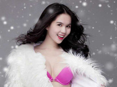 Ngọc Trinh khoe vẻ quyến rũ