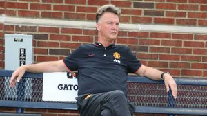 Quên thất bại, Van Gaal thề 'yêu' Man Utd đến cùng